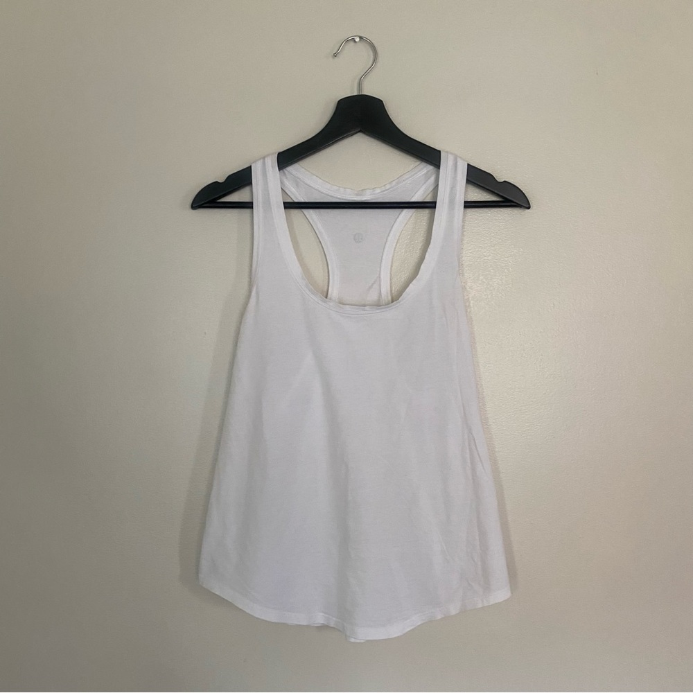 Lululemon White Racerback Tank – No Size Tag (Fits Like a Medium)